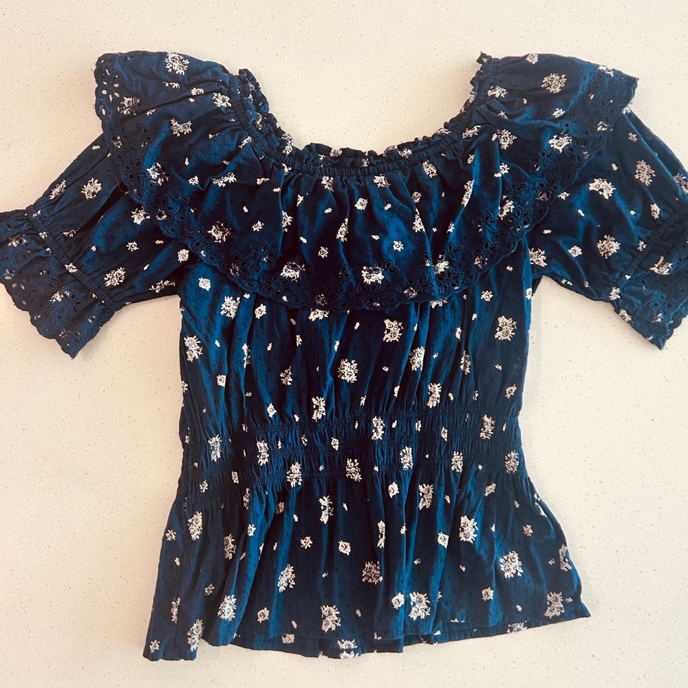 Universal Thread Blue Smocked Puff Sleeve Blouse
